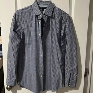 Banana Republic non iron slim fit size small 14-14.5 100% cotton button down